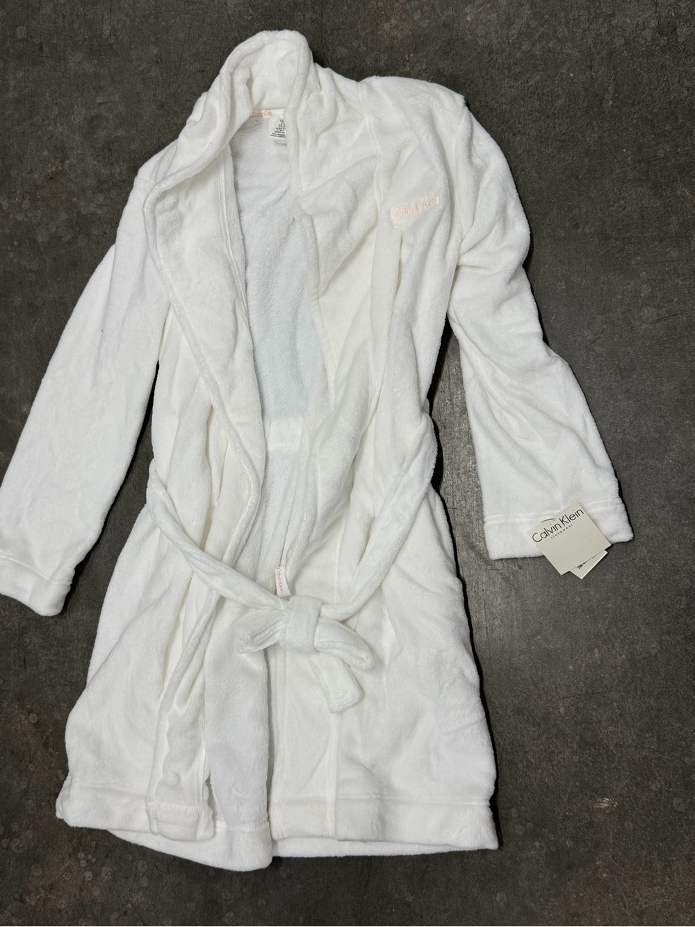 Calvin Klein Women's White Plush Shawl-Collar Bathrobe with Tie Belt